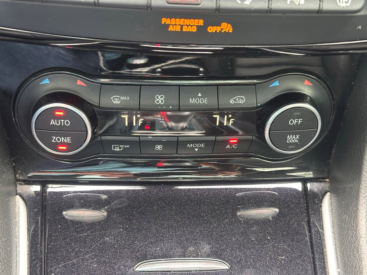 Used 2018 INFINITI QX30 Premium w/ Navigation Package image 37