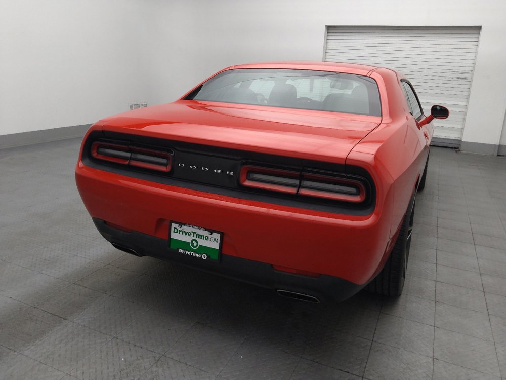 Used 2016 Dodge Challenger SXT RWD image 7