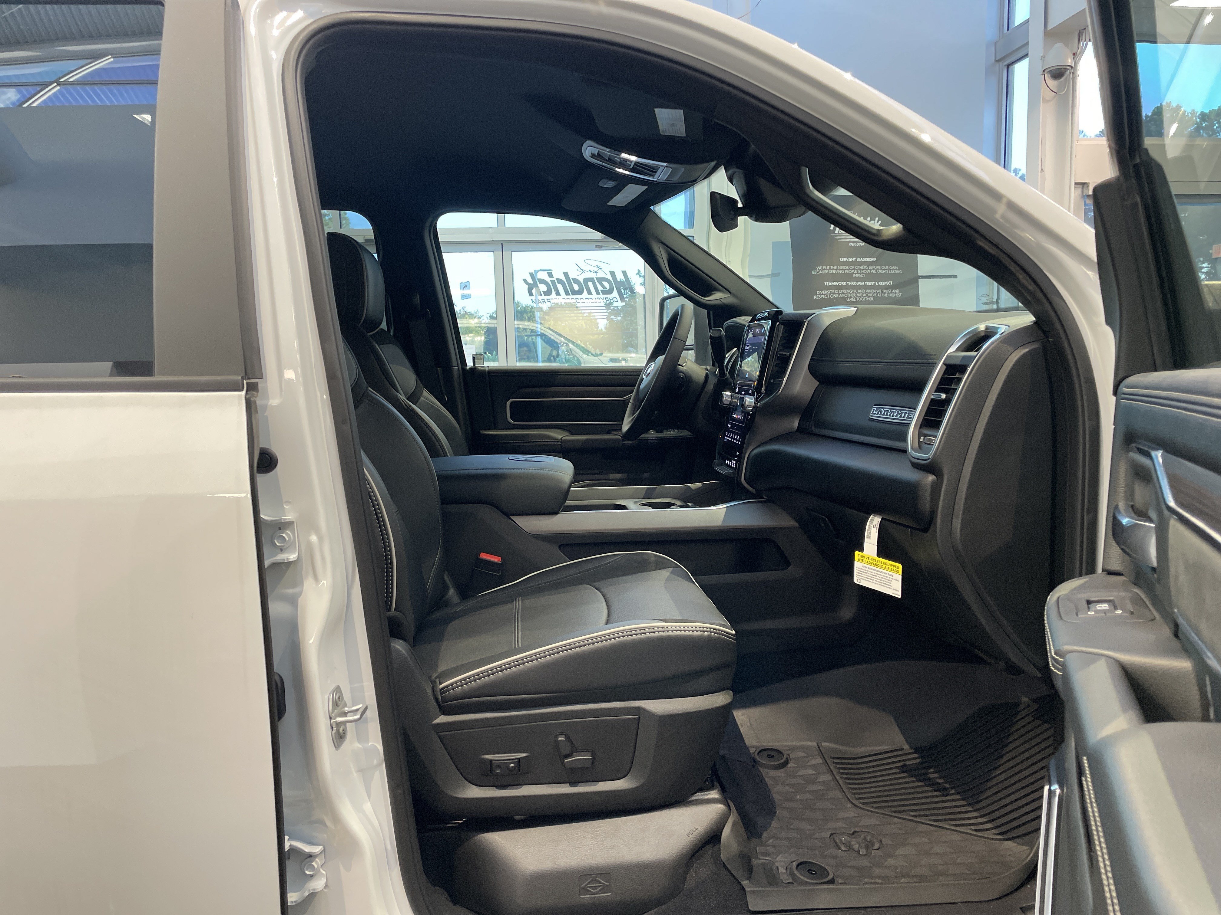 New 2026 RAM 3500 Laramie w/ Max Tow Package AWD/4WD image 35