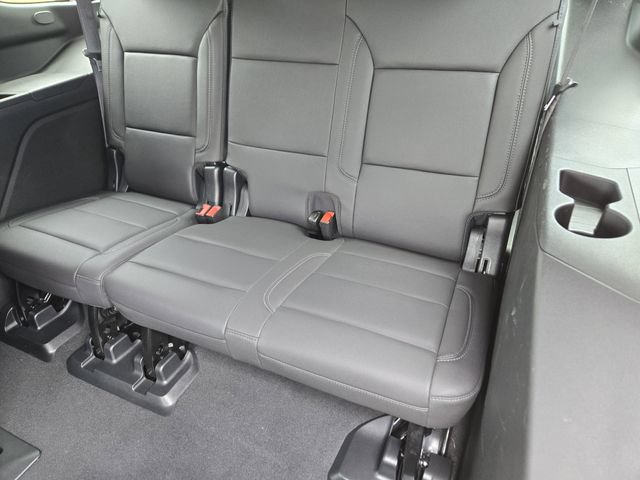Used 2023 Chevrolet Tahoe Z71 w/ Z71 Off-Road Package AWD/4WD image 31