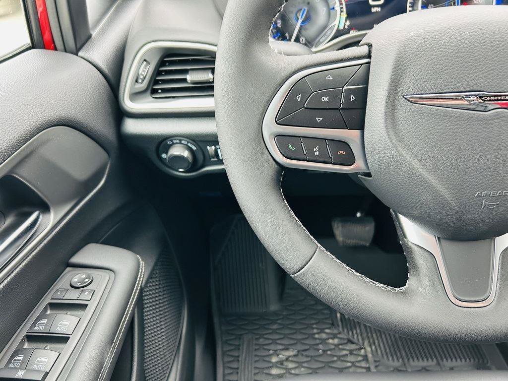 New 2026 Chrysler Voyager LX FWD image 19
