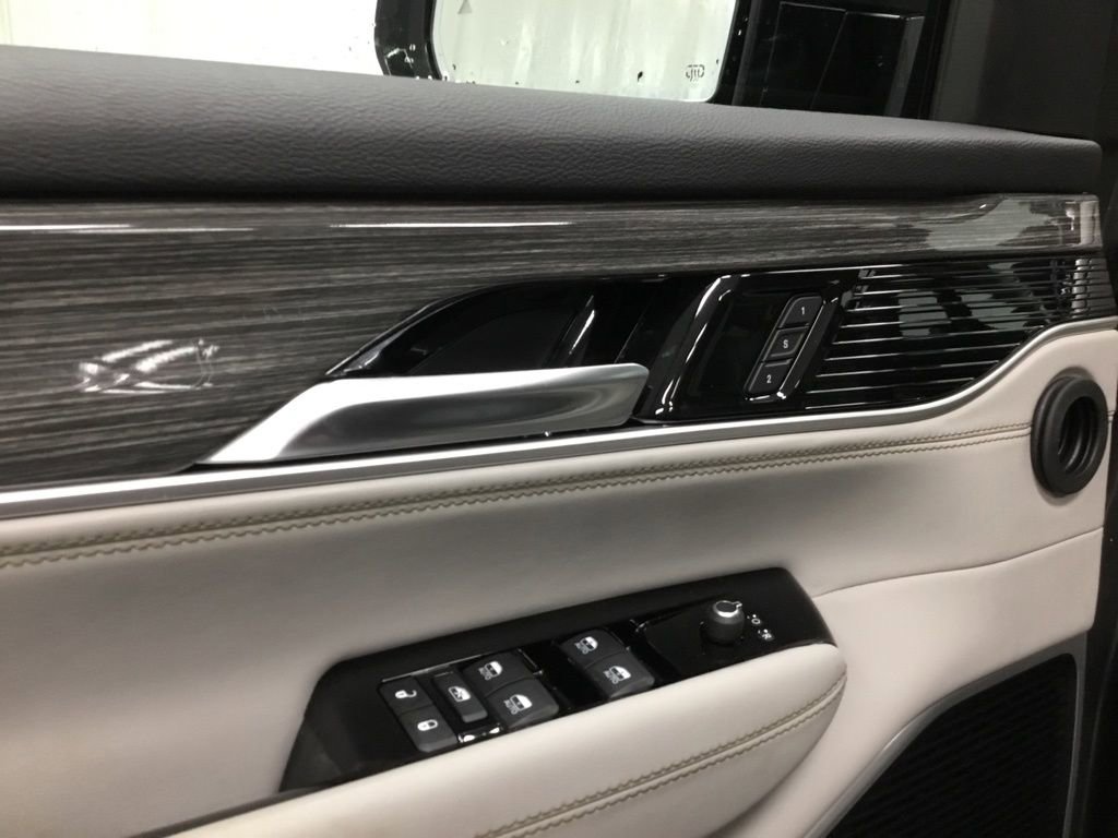 Used 2022 Jeep Wagoneer Series II AWD/4WD image 8