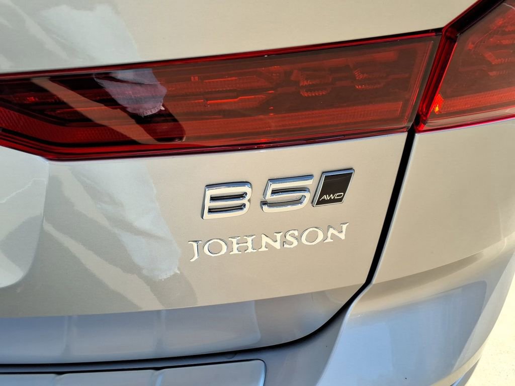 New 2026 Volvo XC60 B5 Plus w/ Protection Package Premier image 6