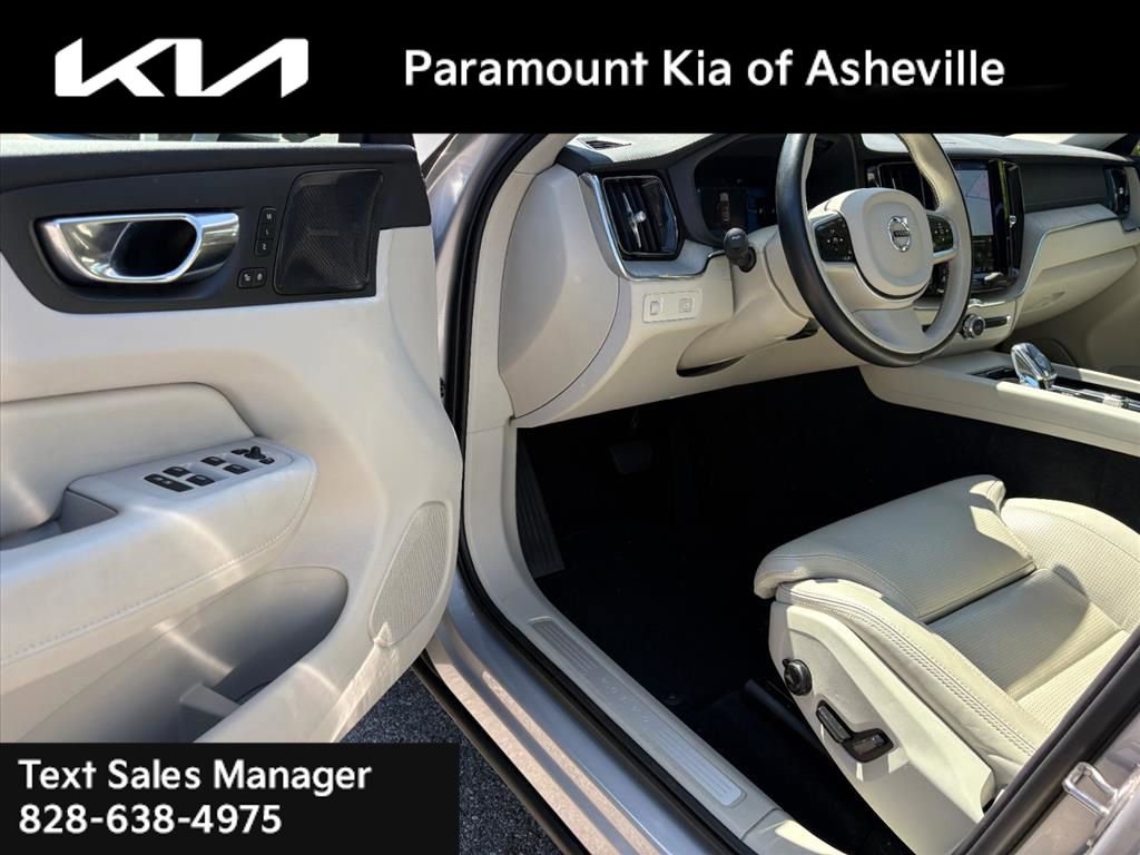Used 2022 Volvo XC60 B5 Inscription AWD/4WD image 17