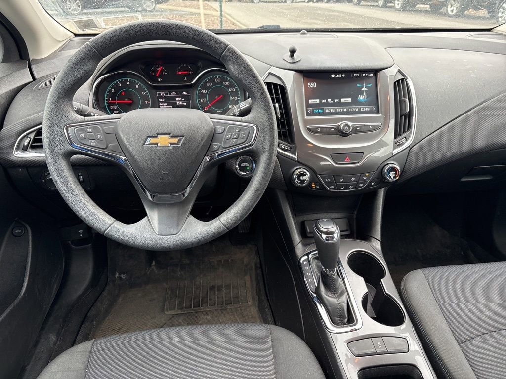 Used 2018 Chevrolet Cruze LT w/ Convenience Package image 13