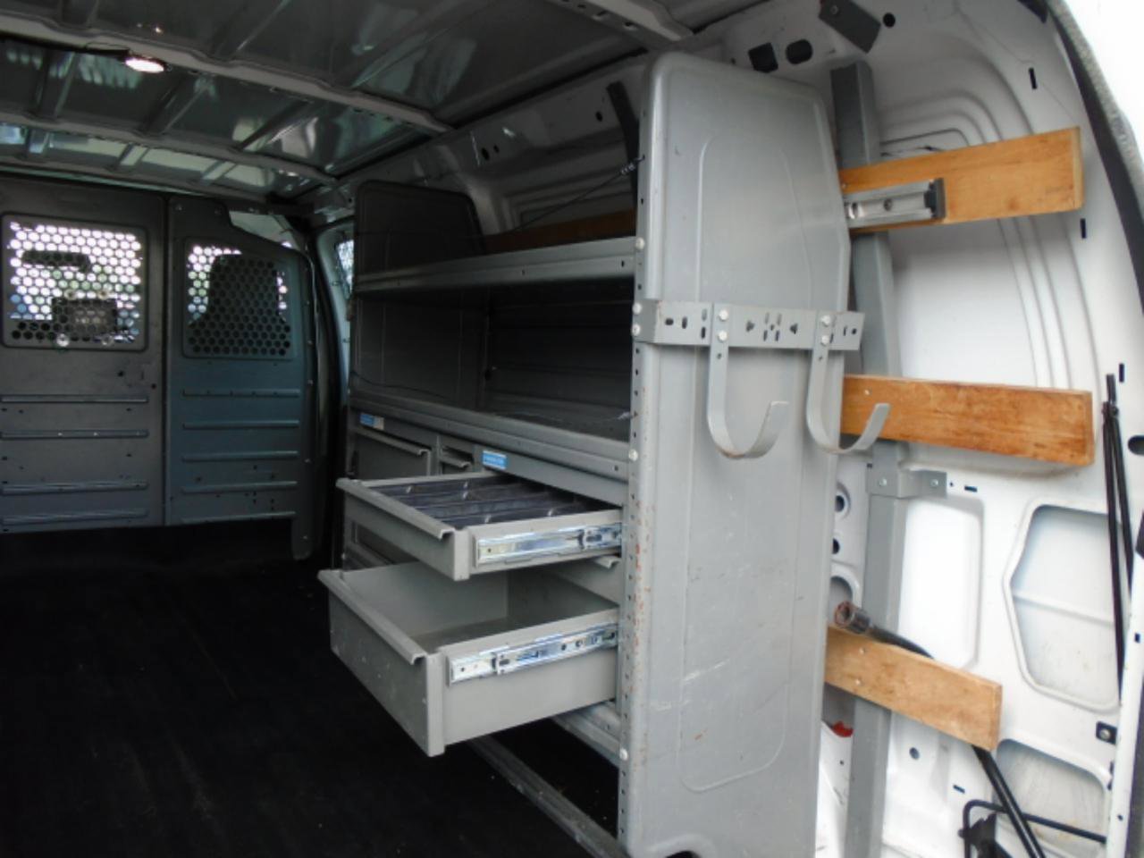 Used 2013 Ford E-250 and Econoline 250 w/ PWR Group RWD image 13