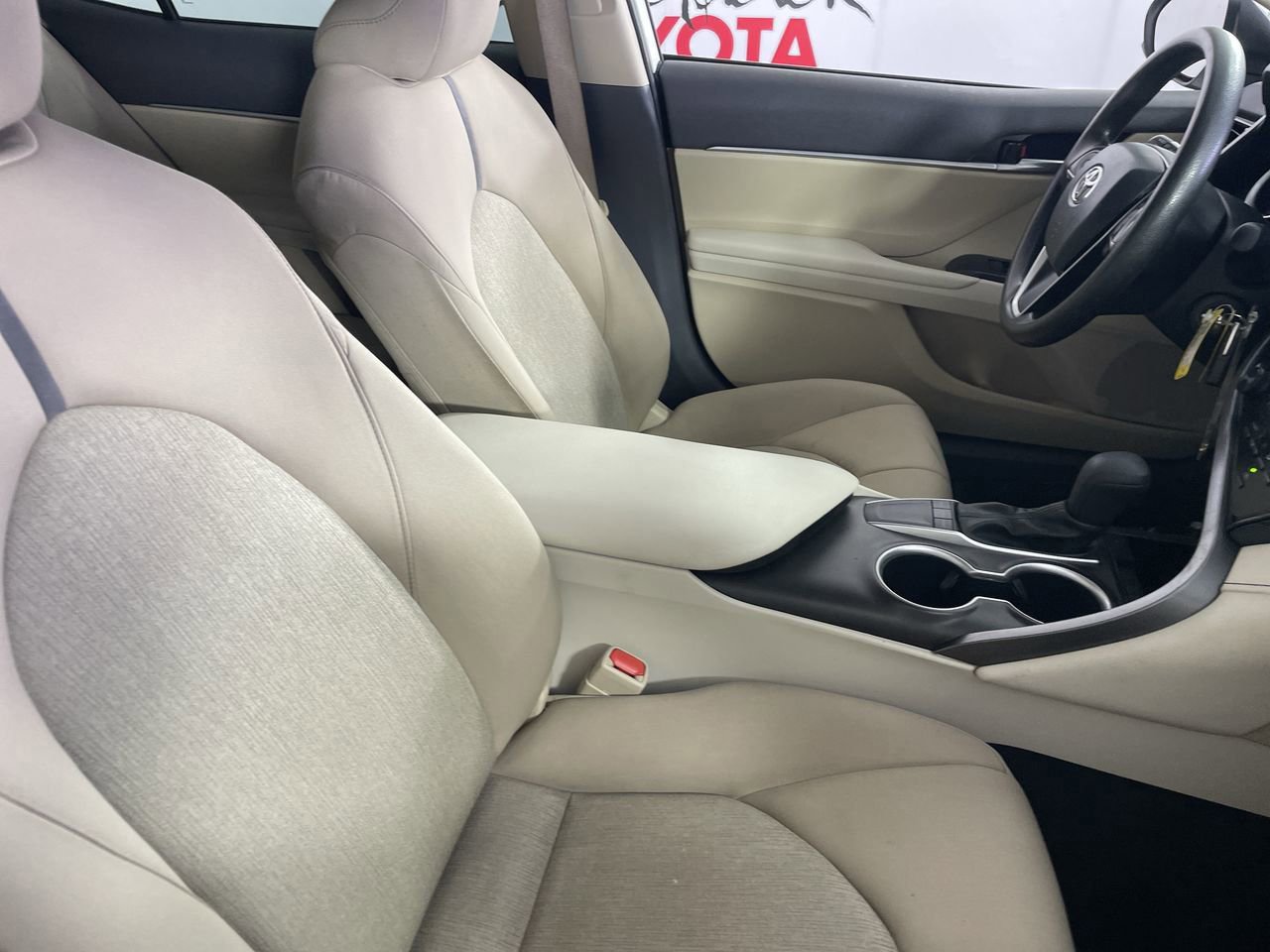 Used 2024 Toyota Camry LE image 24