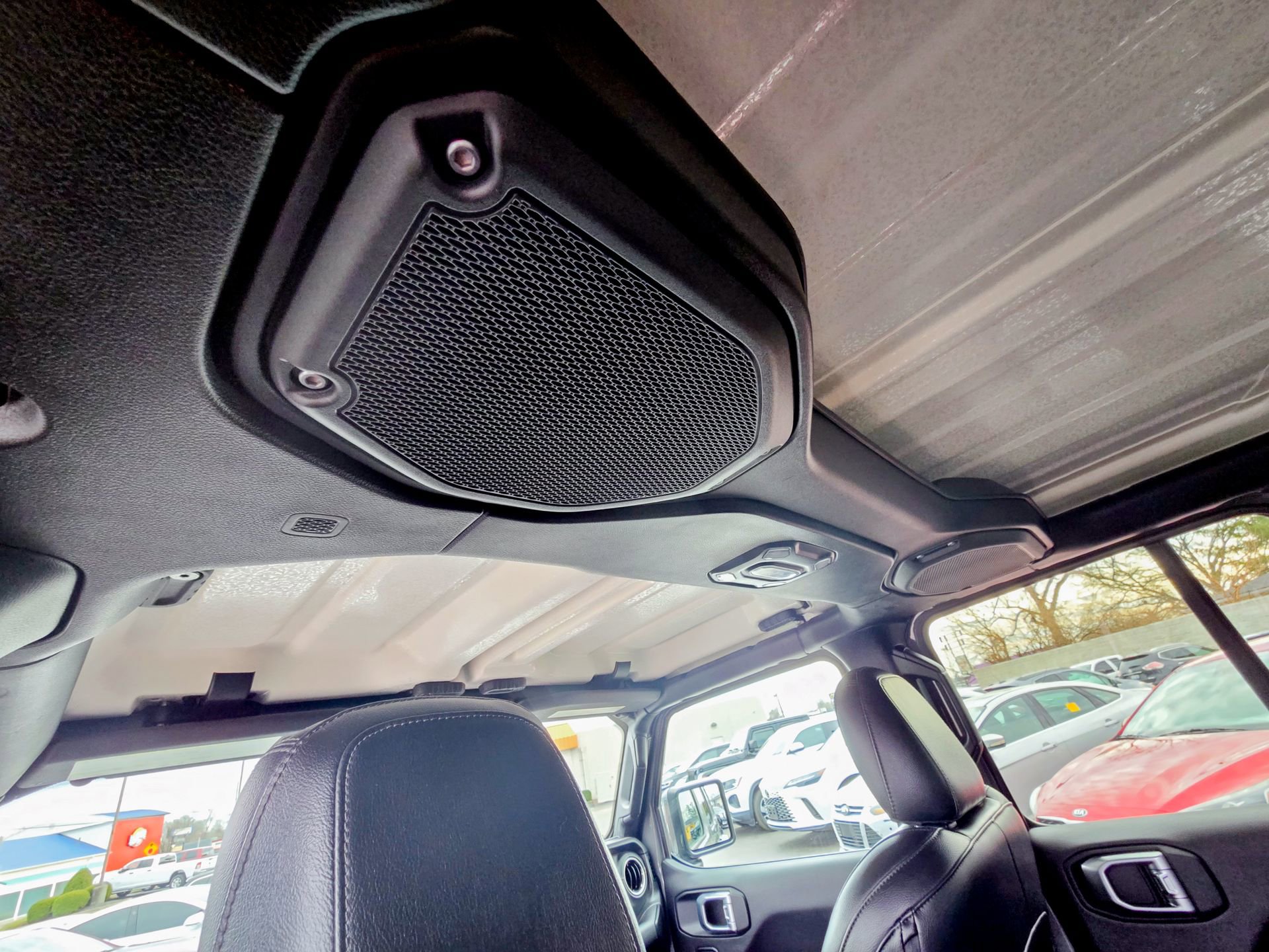 Used 2022 Jeep Wrangler Unlimited Sahara image 16