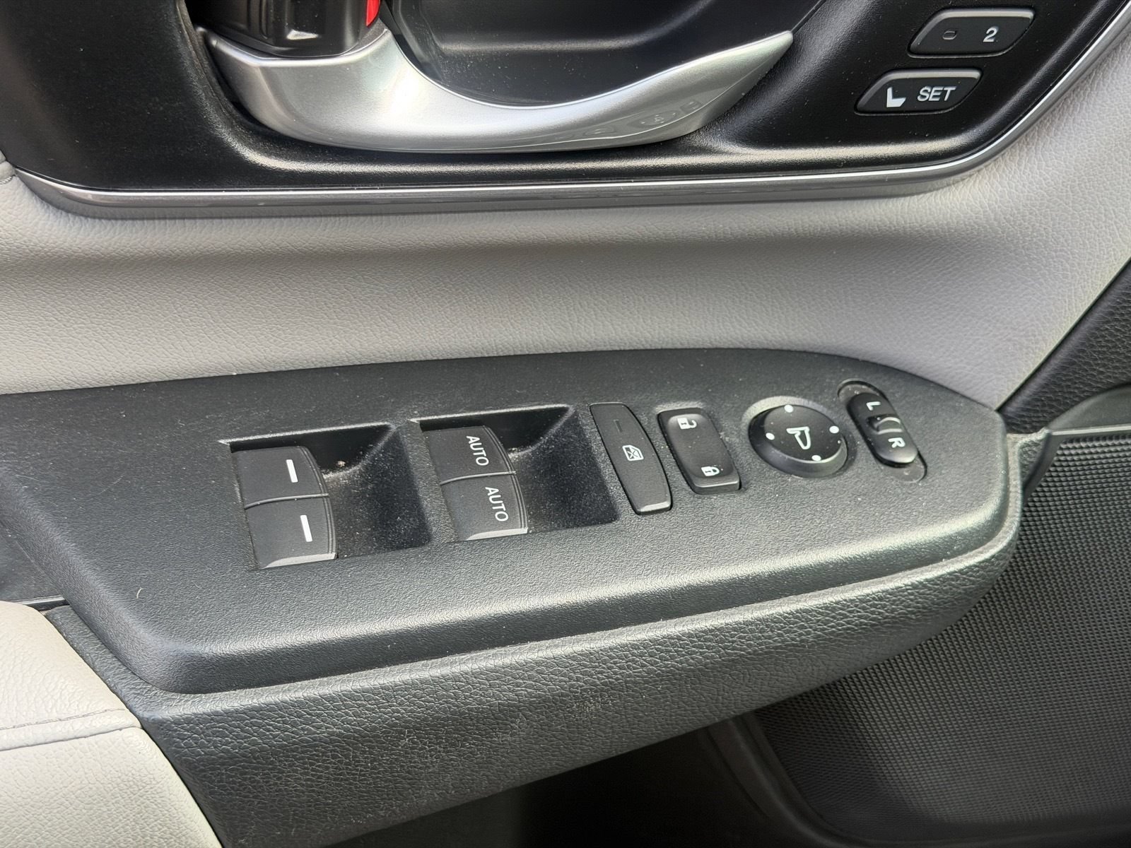 Used 2018 Honda CR-V EX-L image 9