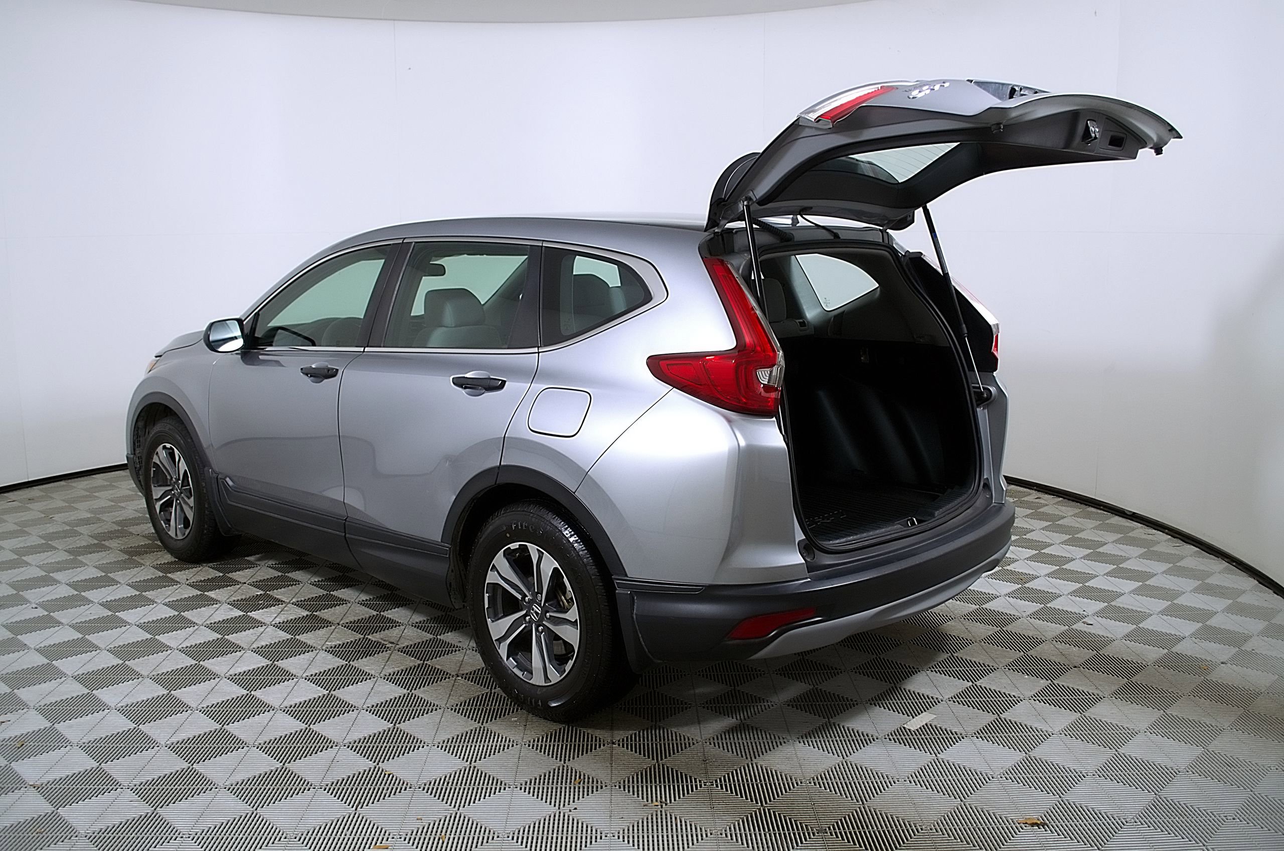 Used 2018 Honda CR-V LX image 10