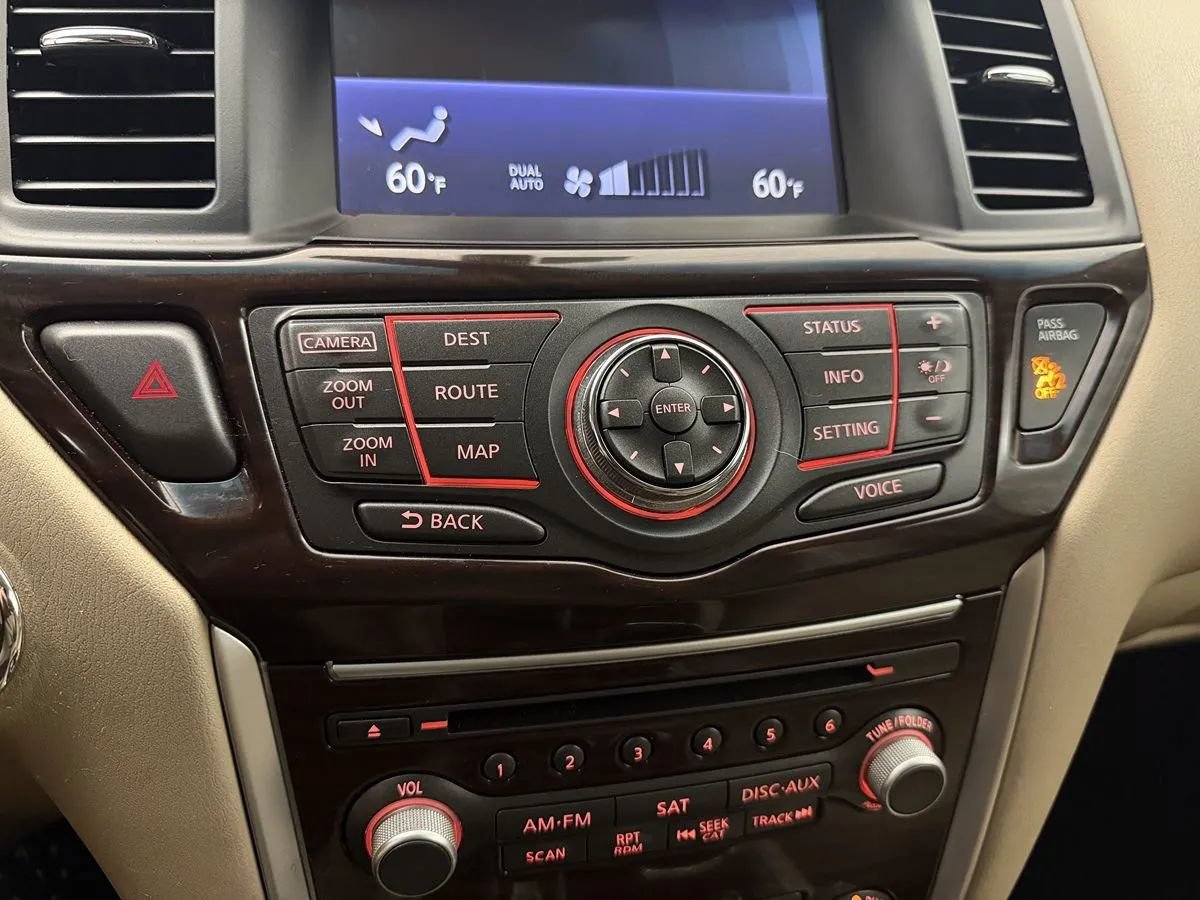 Used 2016 Nissan Pathfinder Platinum w/ Family Entertainment Package FWD image 20