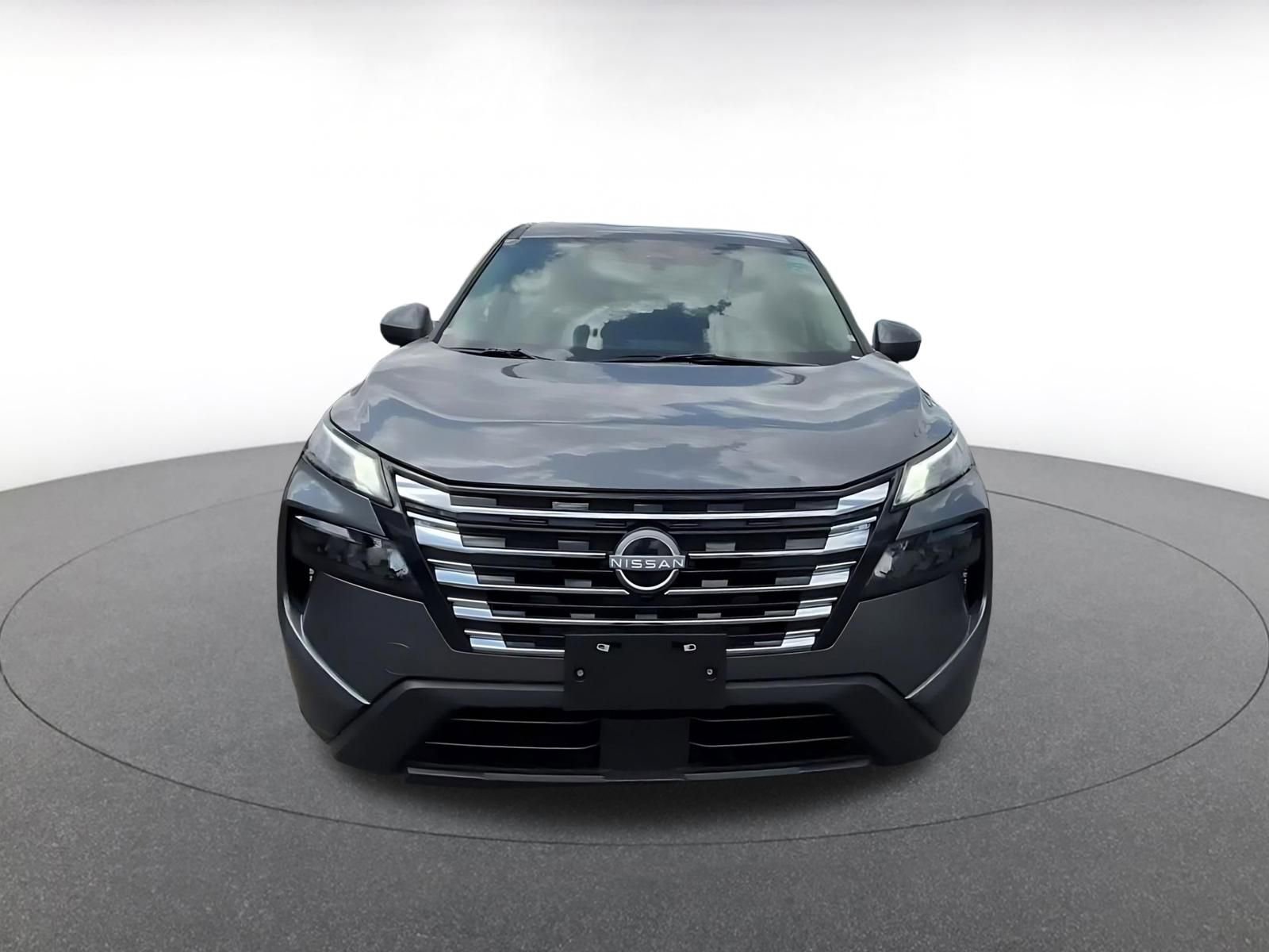 Used 2025 Nissan Rogue SV FWD image 4