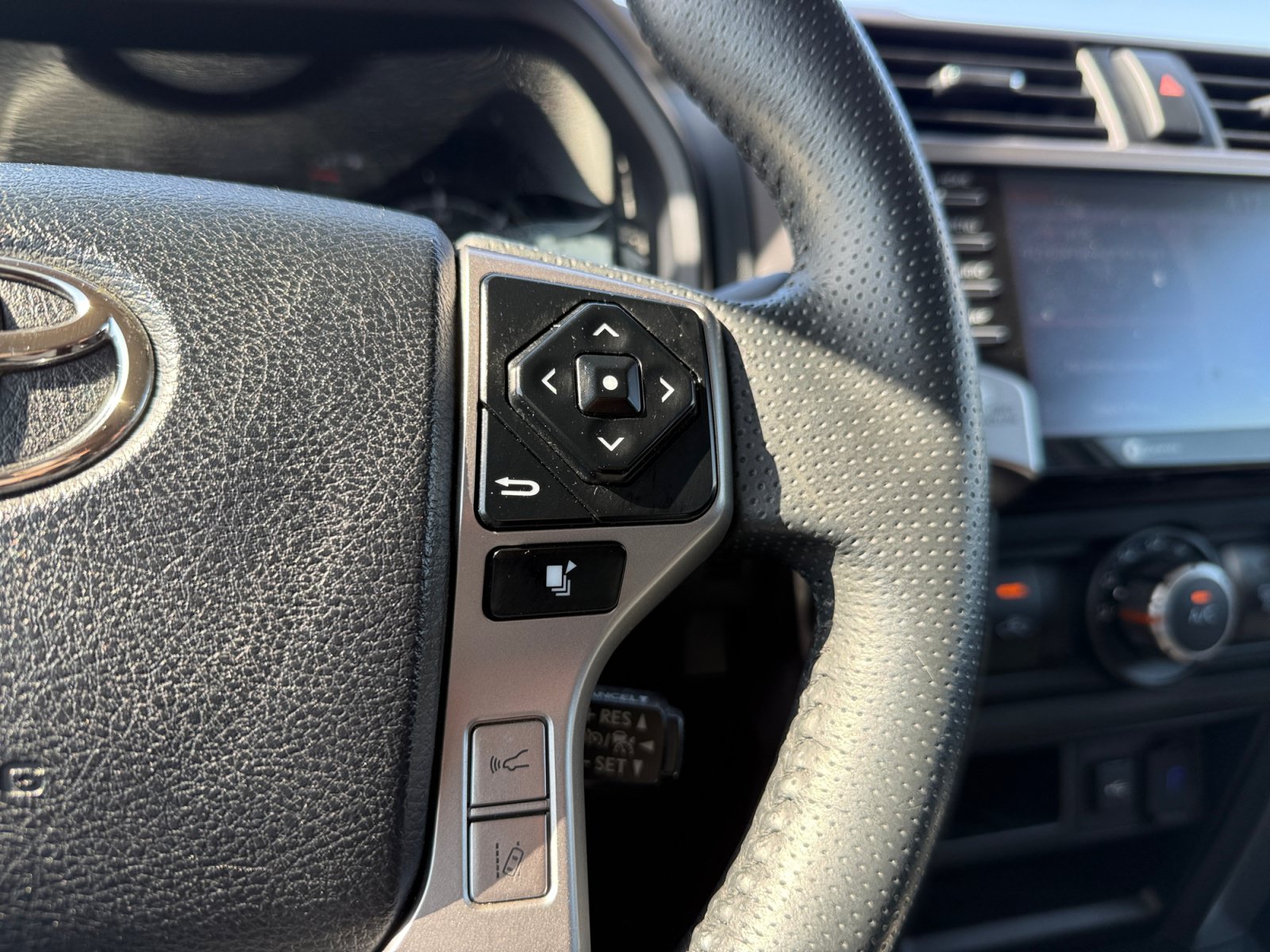 Used 2024 Toyota 4Runner SR5 RWD image 18