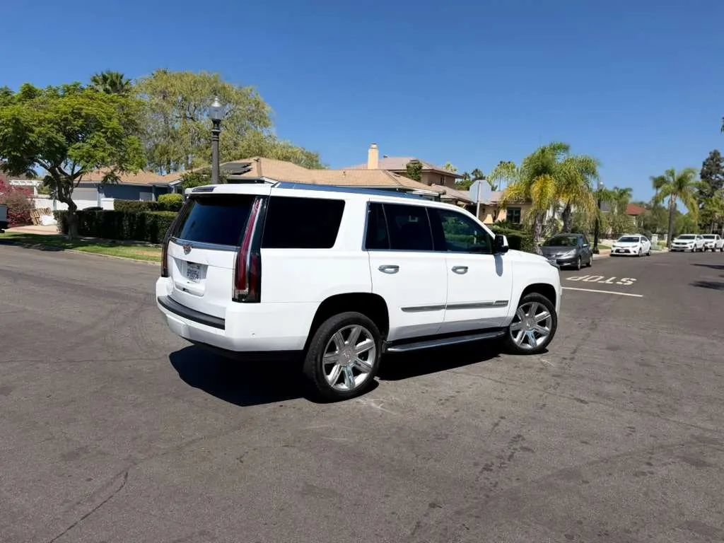 Used 2020 Cadillac Escalade Luxury RWD image 16