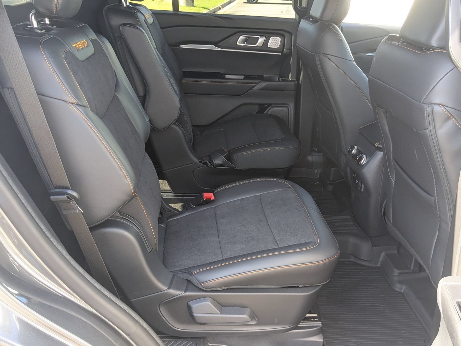 New 2026 Ford Explorer Tremor w/ Tremor Ultimate Package AWD/4WD image 38