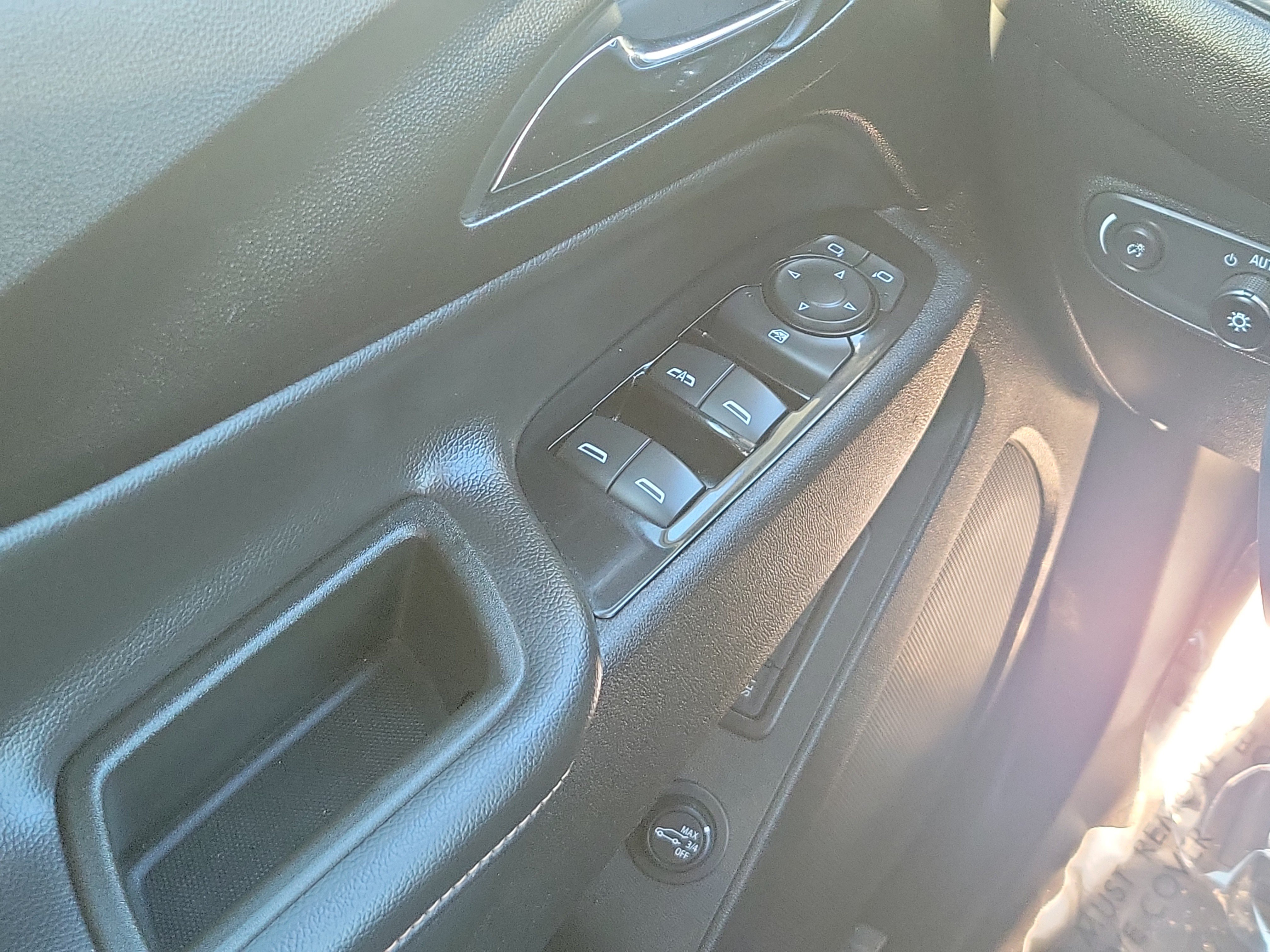 Used 2024 Chevrolet Equinox Premier AWD/4WD image 20