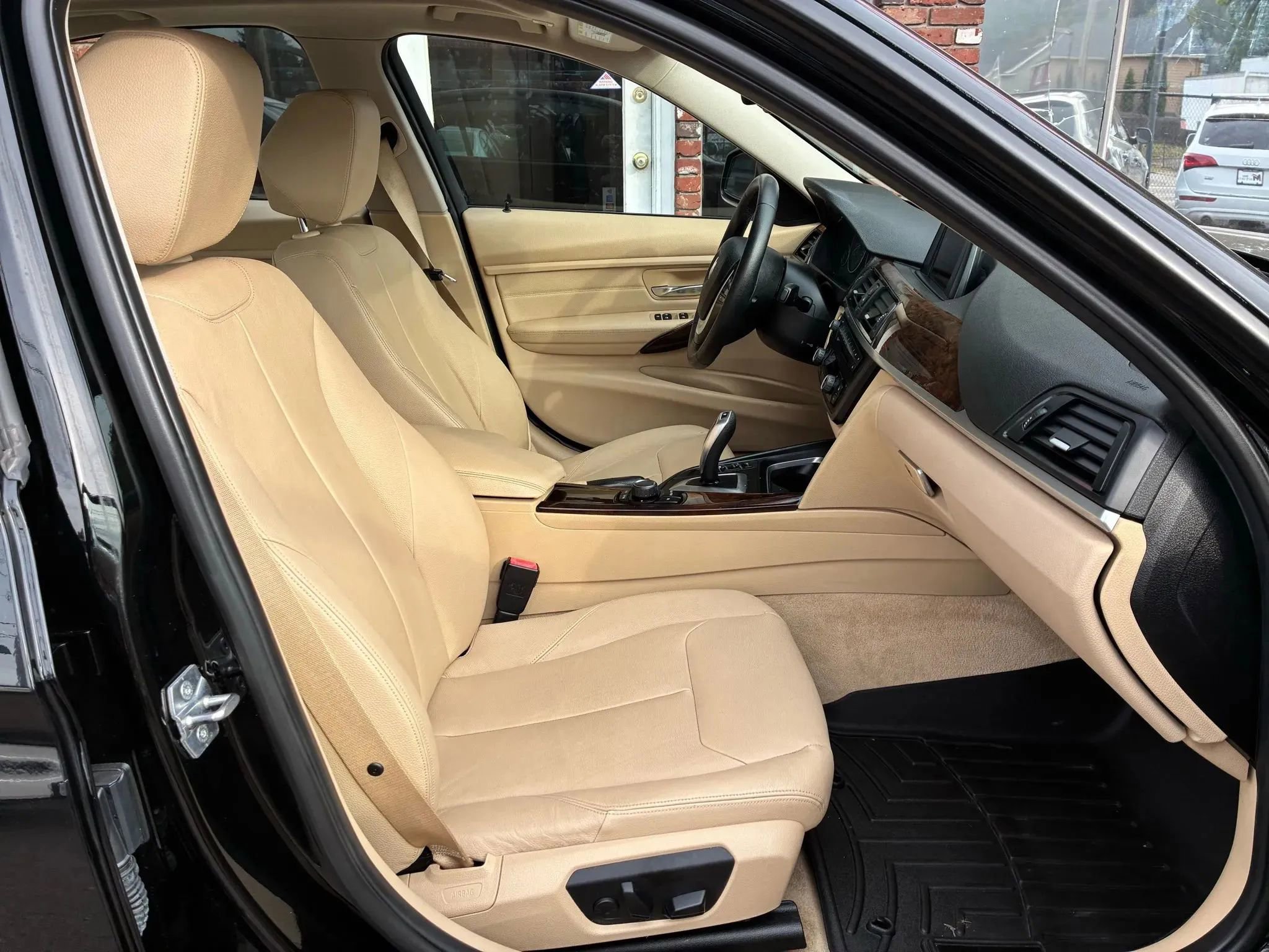 Used 2015 BMW 328i Sedan w/ Premium Package image 10