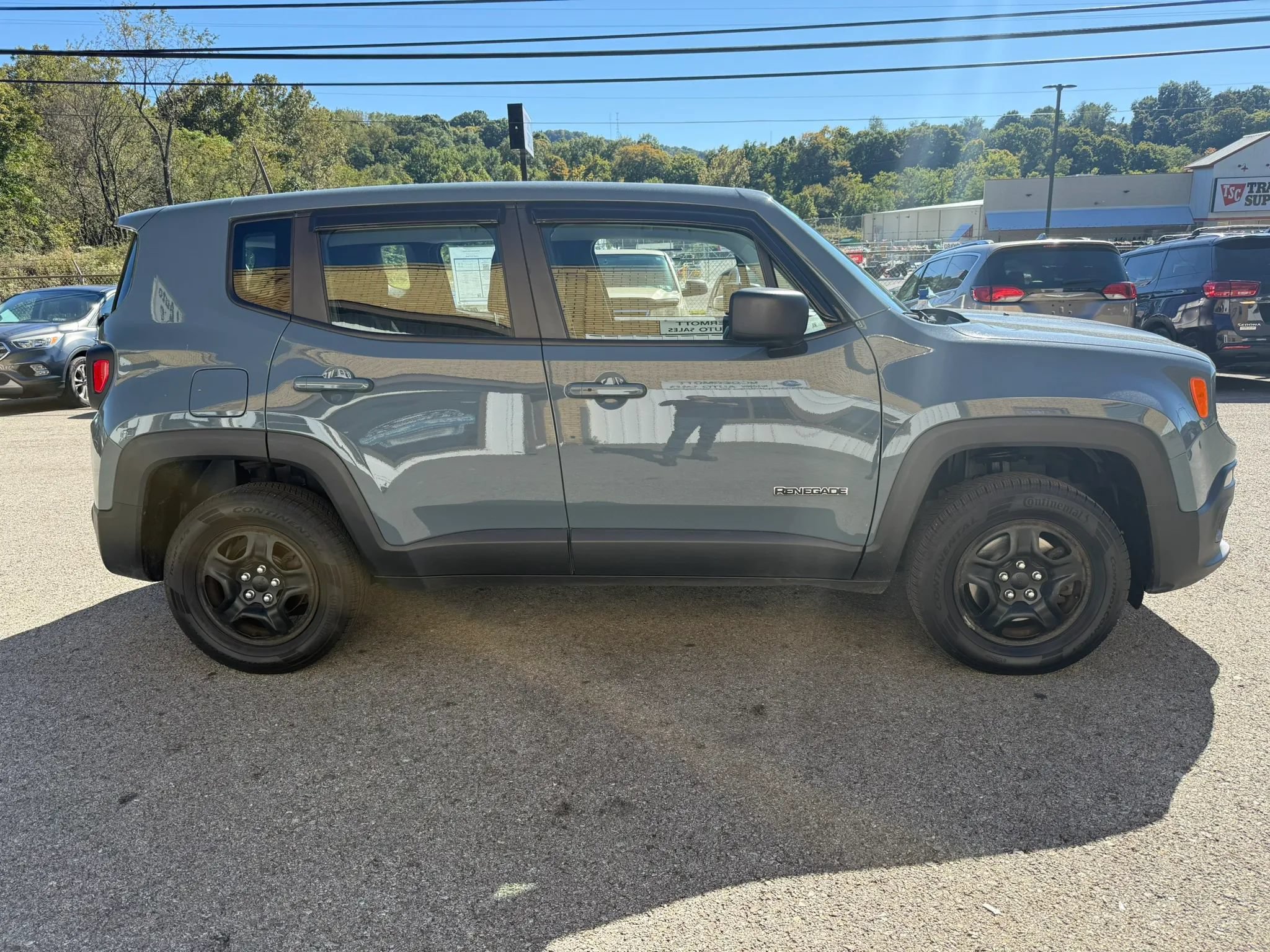 Used 2017 Jeep Renegade Sport w/ Power & Air Group AWD/4WD image 4
