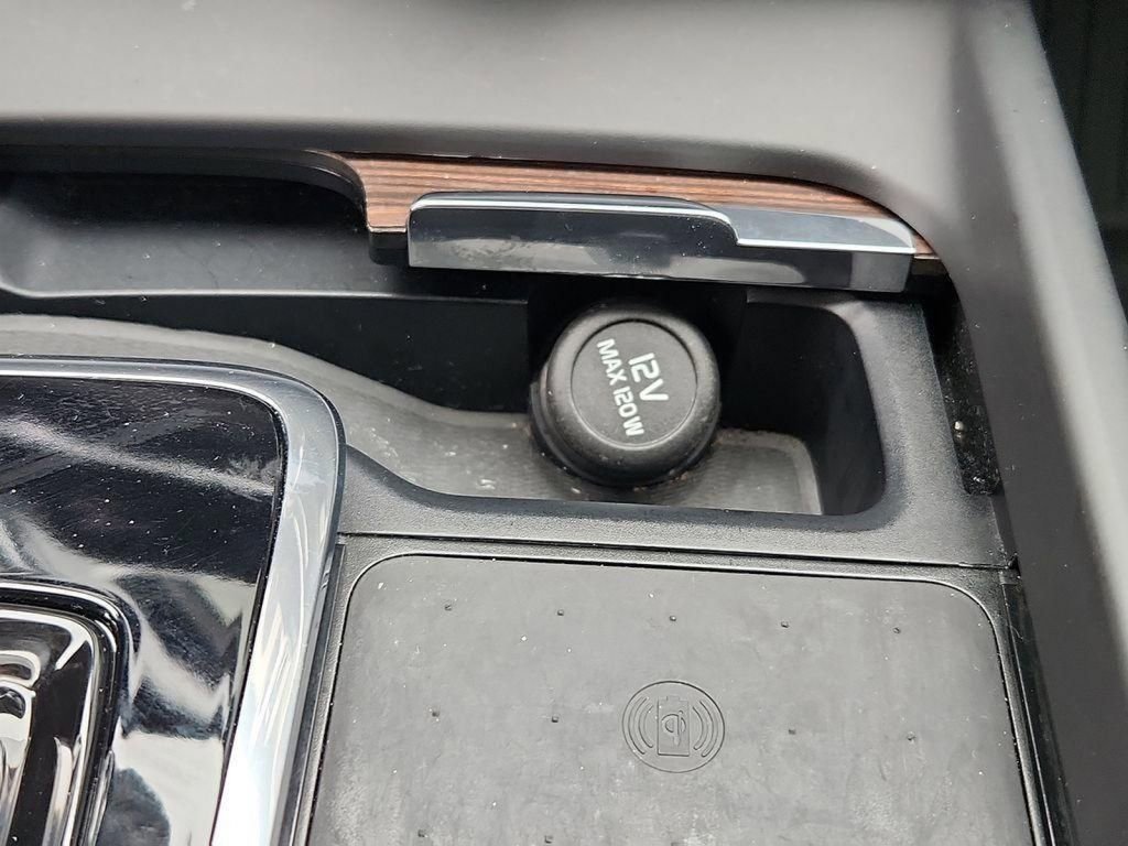 Used 2022 Volvo XC60 B5 Inscription w/ Climate Package image 25