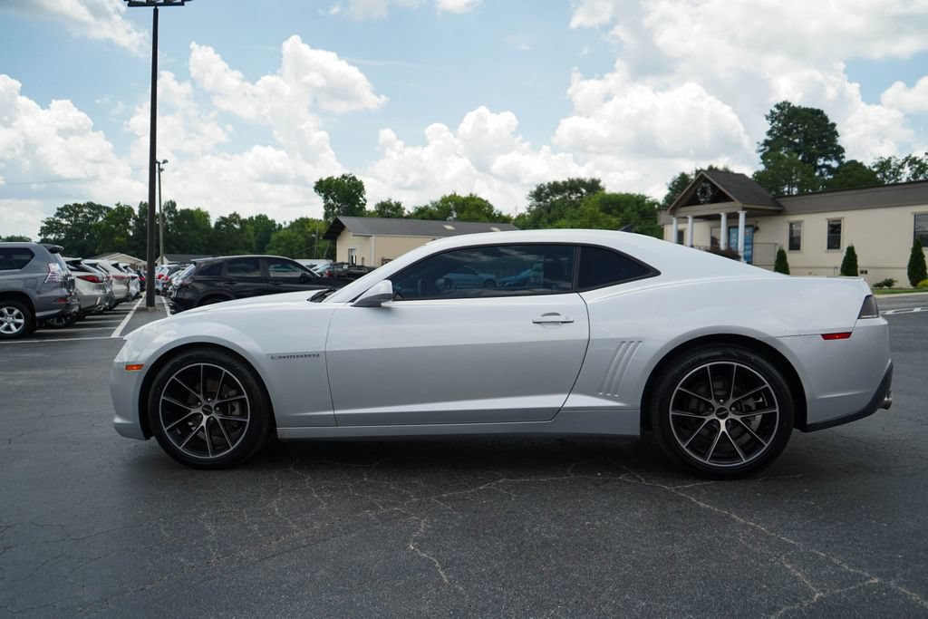 Used 2015 Chevrolet Camaro LT RWD image 23