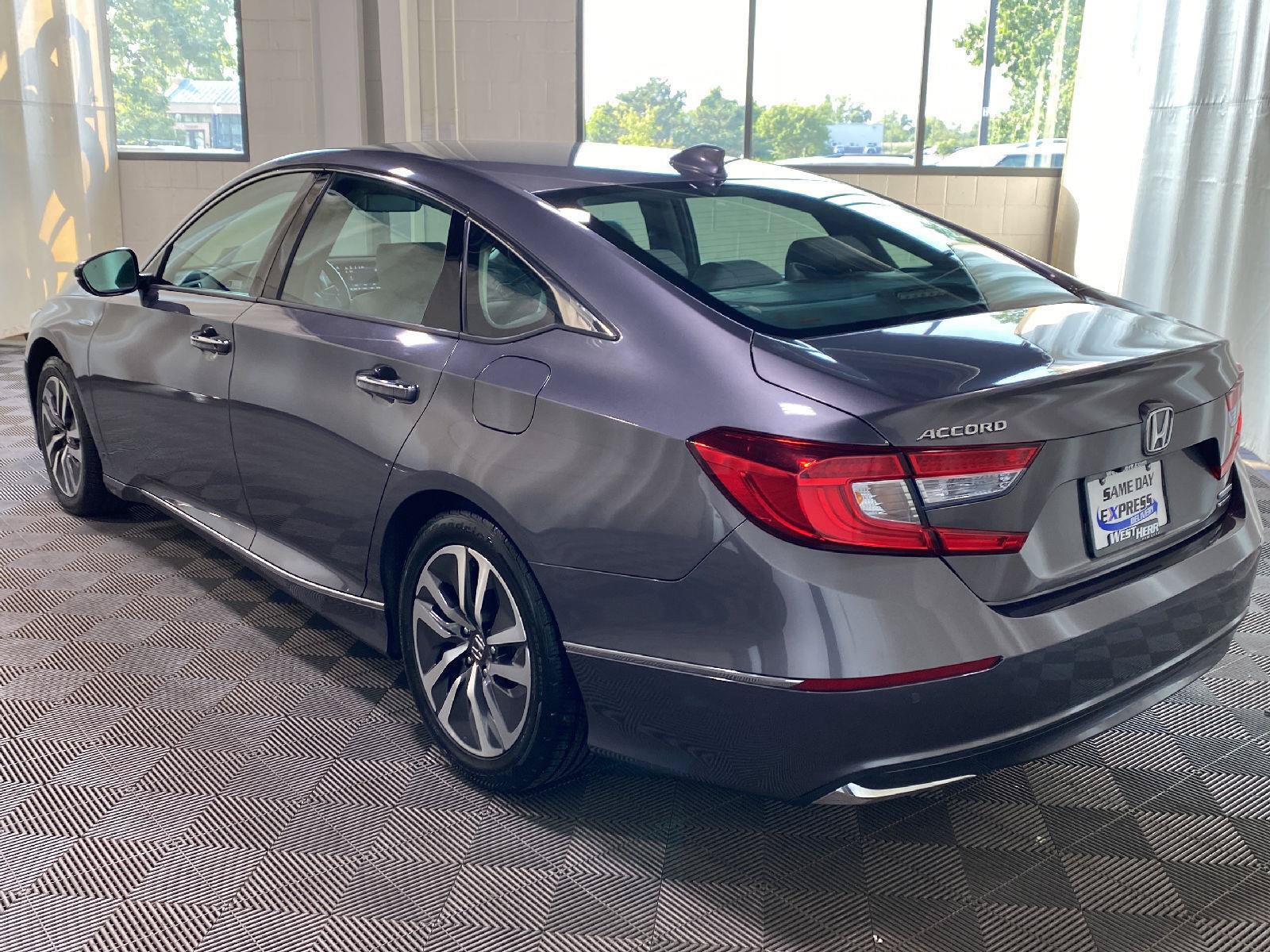 Used 2018 Honda Accord Touring image 6