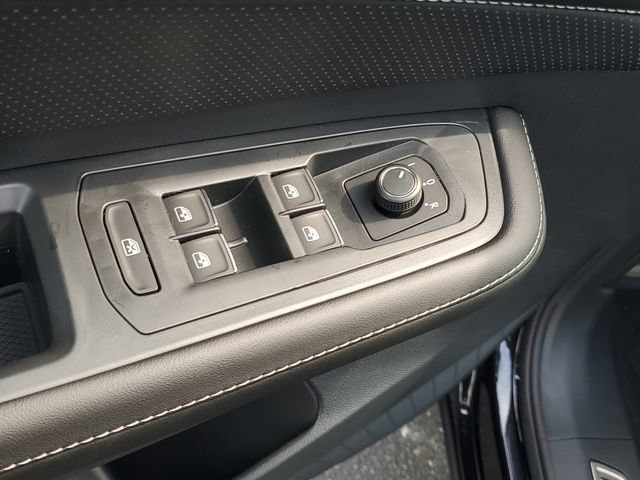 New 2026 Volkswagen Atlas Cross Sport SEL R-Line AWD/4WD image 16