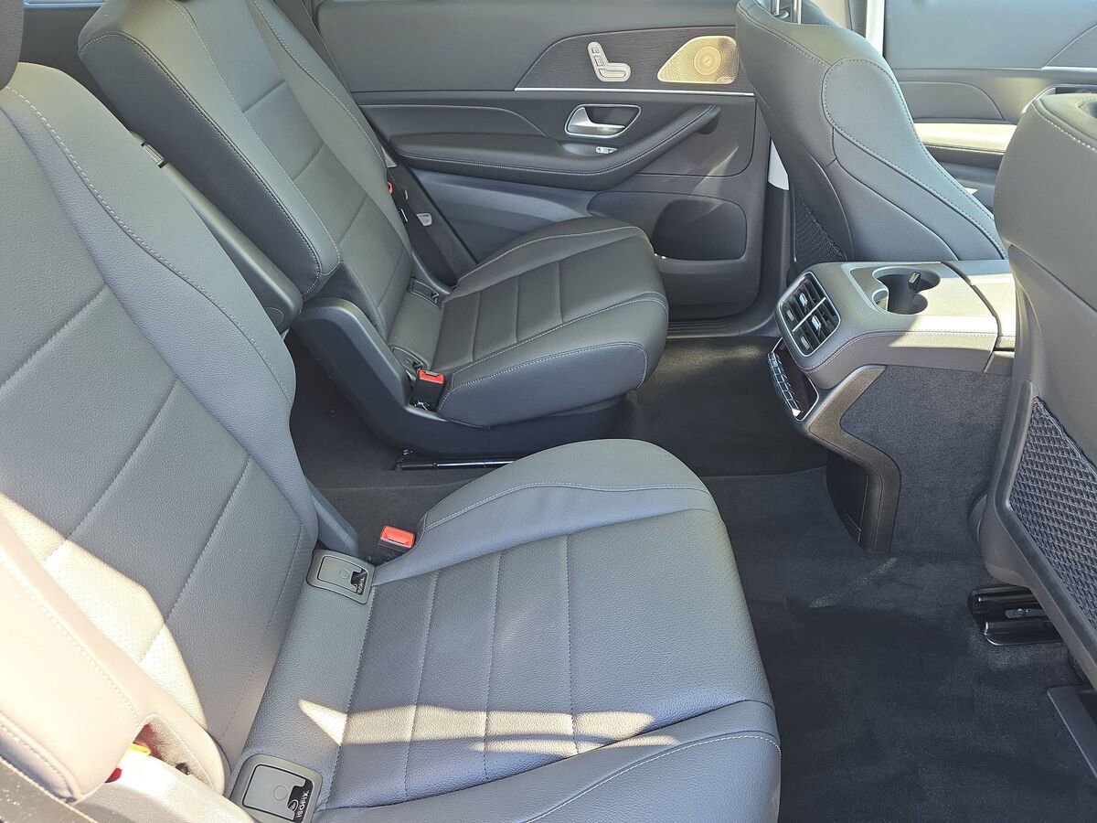 New 2026 Mercedes-Benz GLS 450 4MATIC image 11