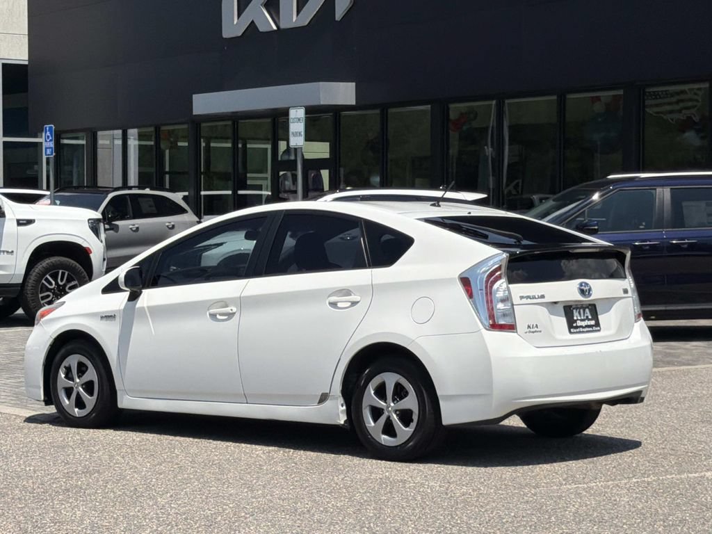 Used 2015 Toyota Prius Two FWD image 6