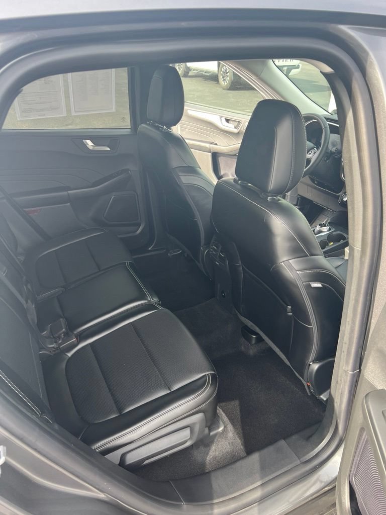 Used 2024 Ford Escape Platinum AWD/4WD image 11