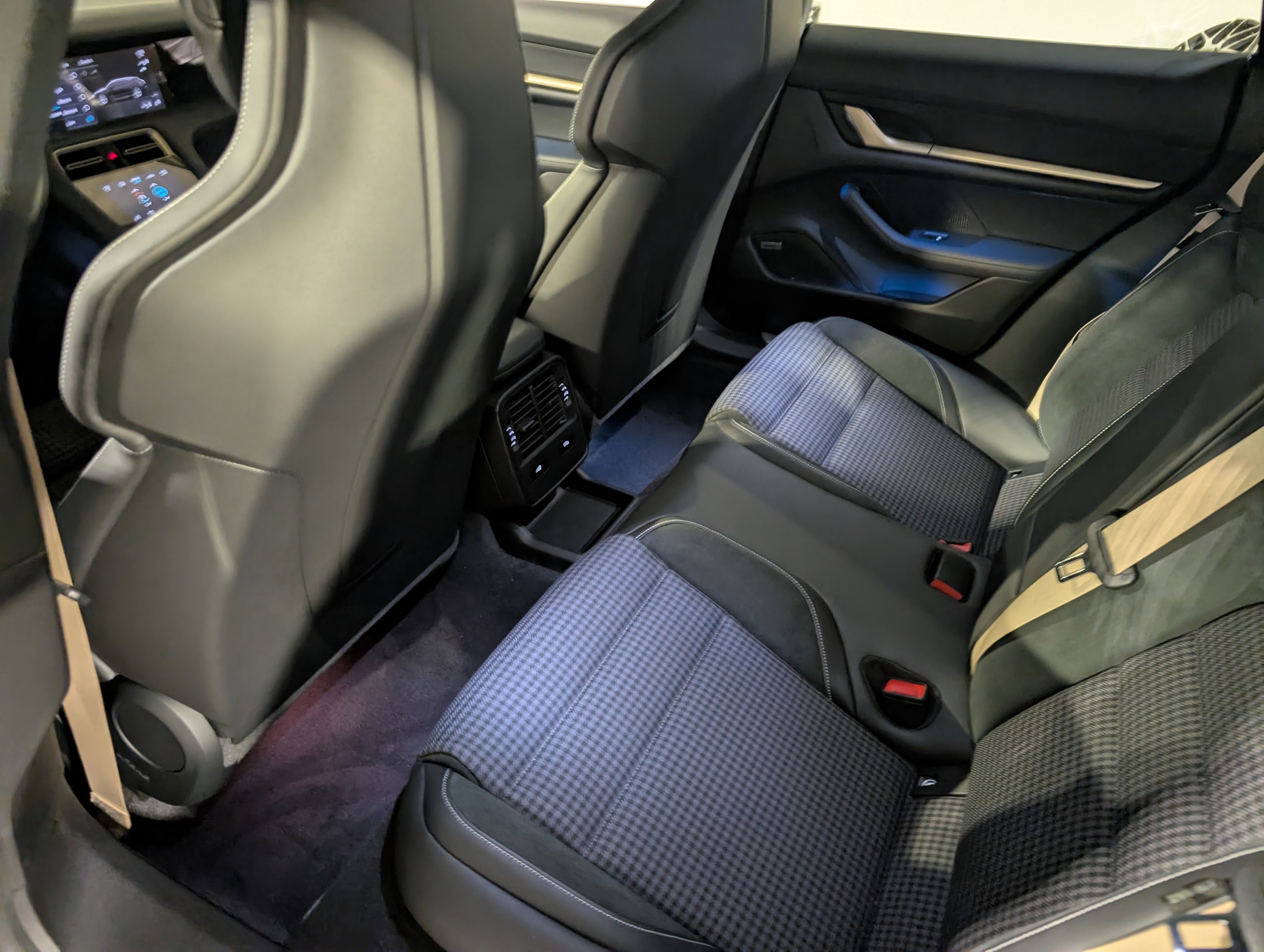 New 2026 Porsche Taycan 4 Cross Turismo image 22