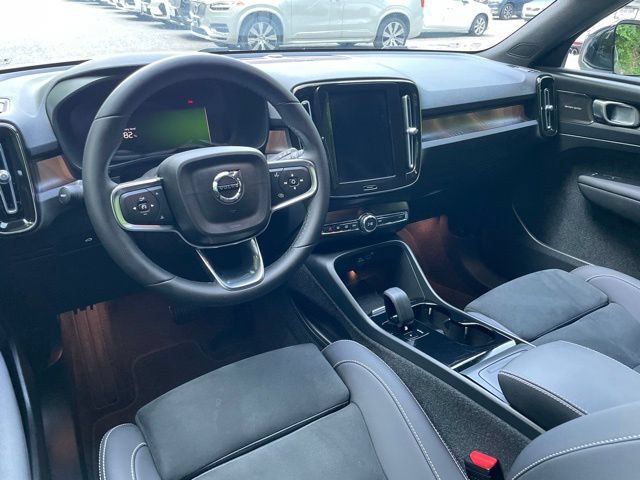 Certified 2023 Volvo XC40 Recharge Ultimate AWD/4WD image 17
