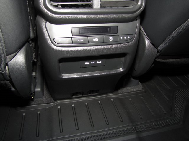 Certified 2024 Honda Pilot Touring image 17