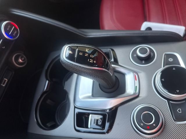 Used 2022 Alfa Romeo Giulia Veloce image 19