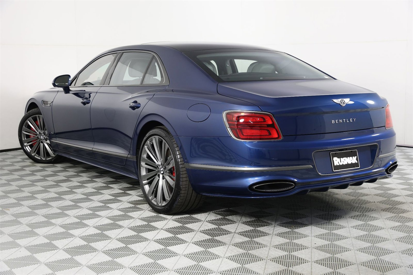 New 2025 Bentley Flying Spur Plug-In Hybrid image 3
