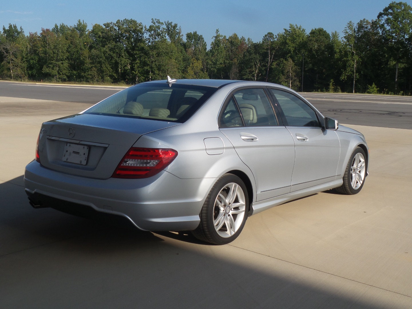 Used 2013 Mercedes-Benz C 250 Sedan image 11