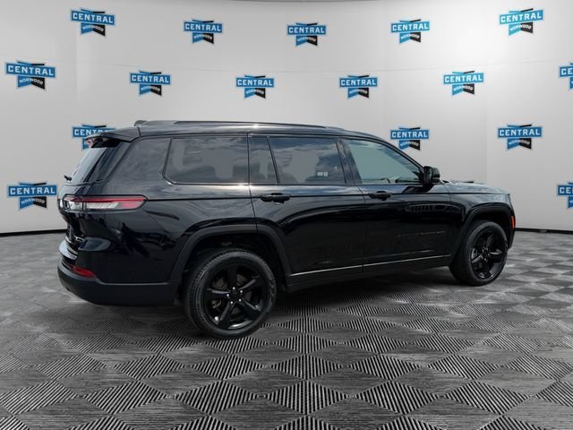 Used 2023 Jeep Grand Cherokee L Limited w/ Black Appearance Package AWD/4WD image 6