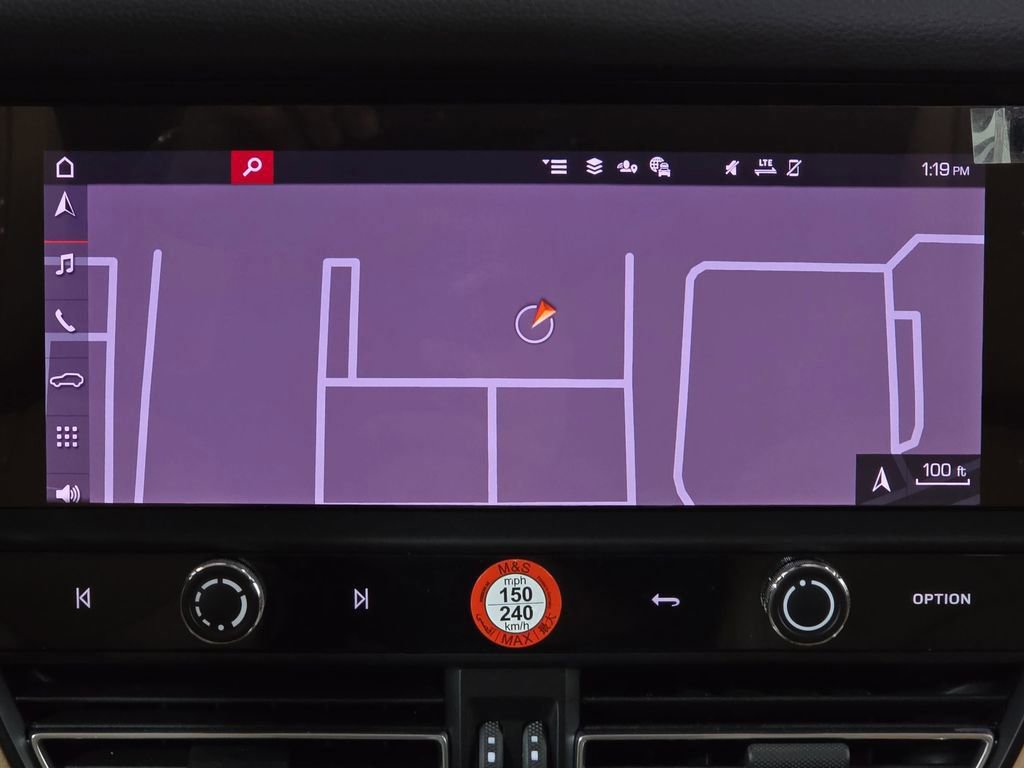 Certified 2025 Porsche Macan AWD/4WD image 18