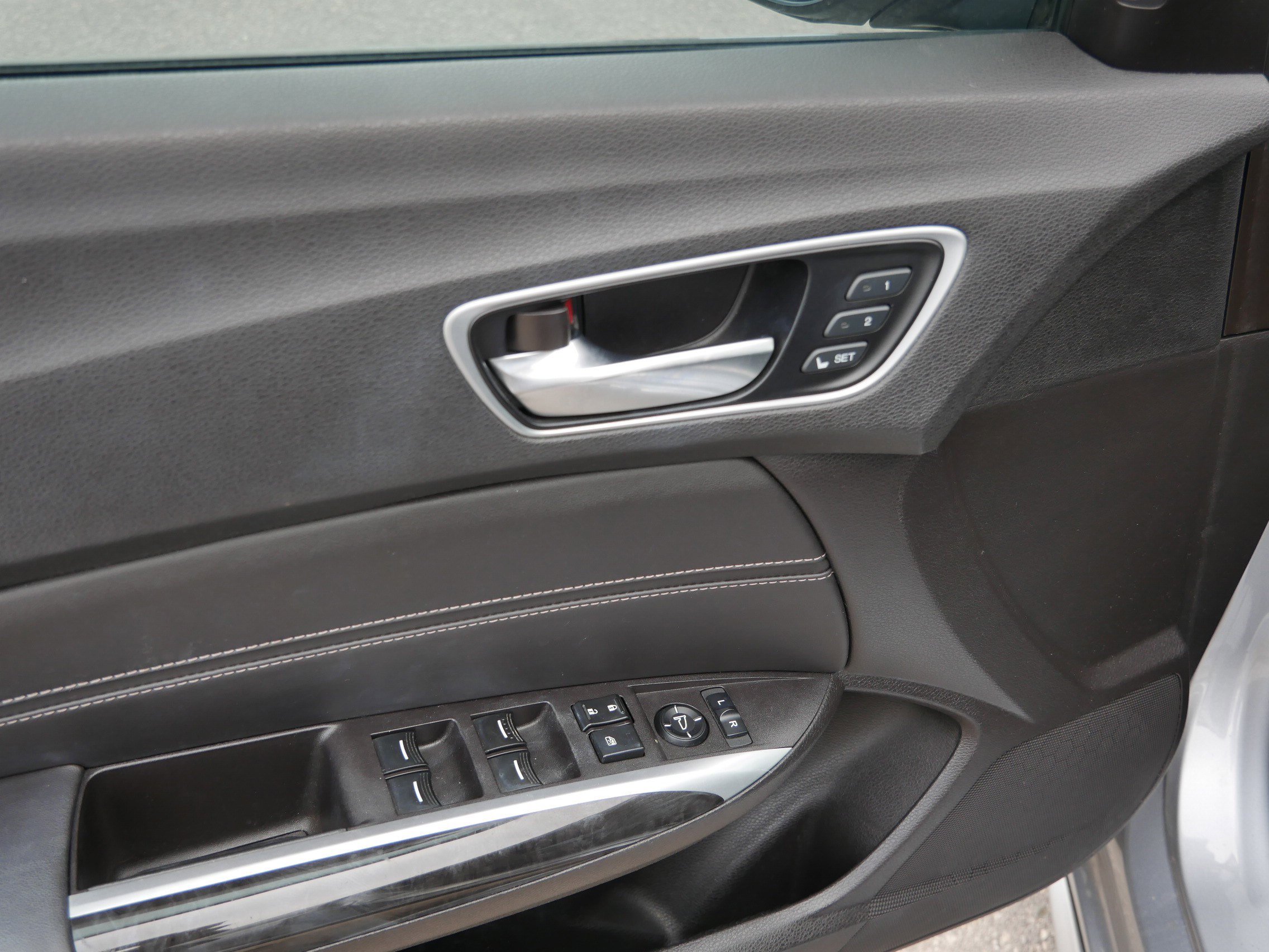 Used 2018 Acura TLX V6 w/ Technology Package FWD image 20