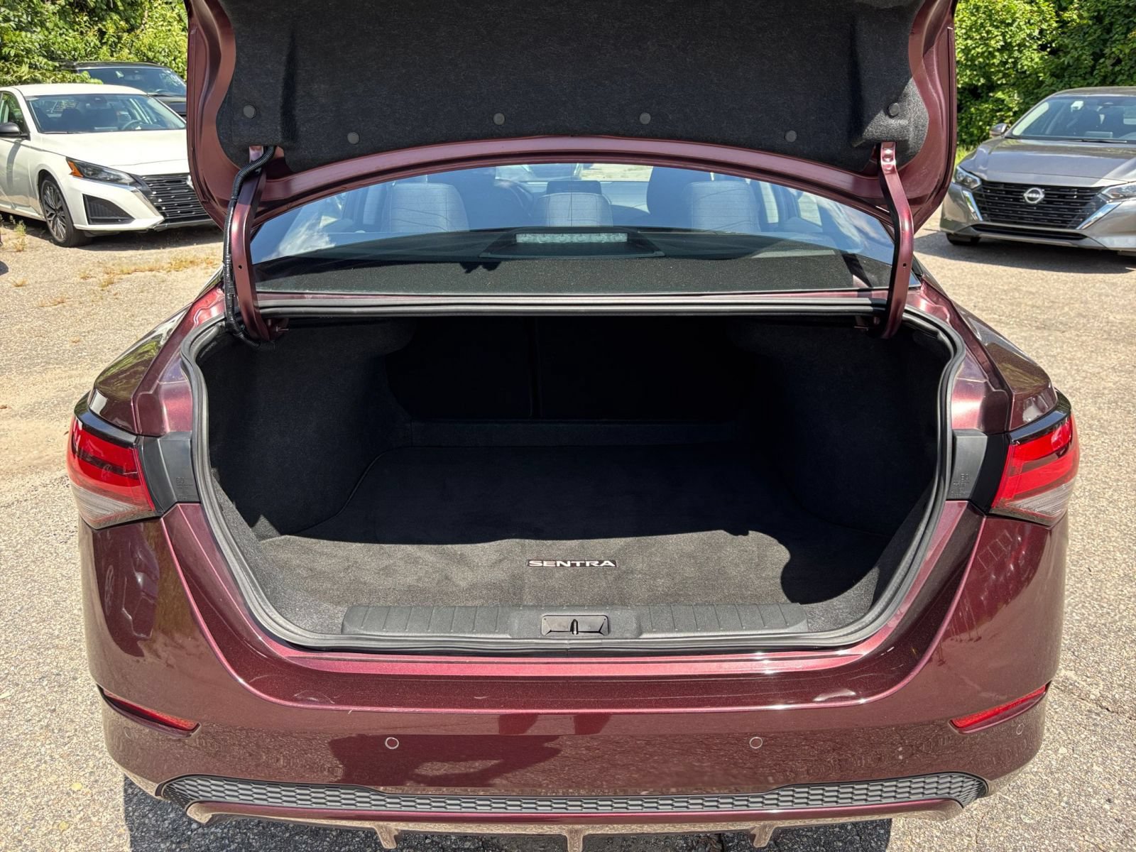 Used 2025 Nissan Sentra SV FWD image 28