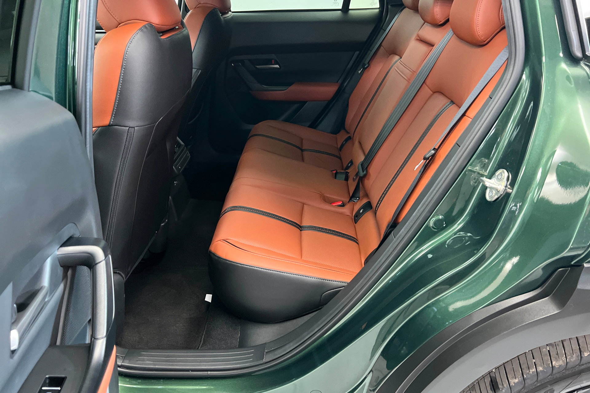 Used 2025 MAZDA CX-50 AWD 2.5 Turbo w/ Premium Pkg image 21