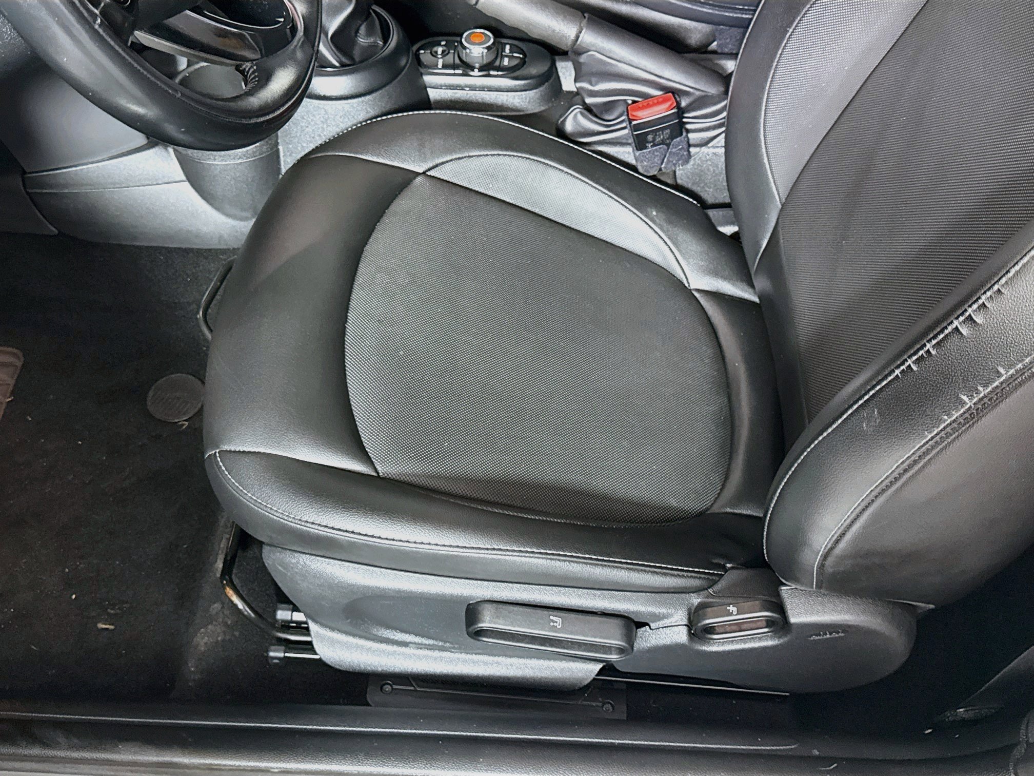 Used 2017 MINI Cooper 2-Door Hardtop FWD image 18