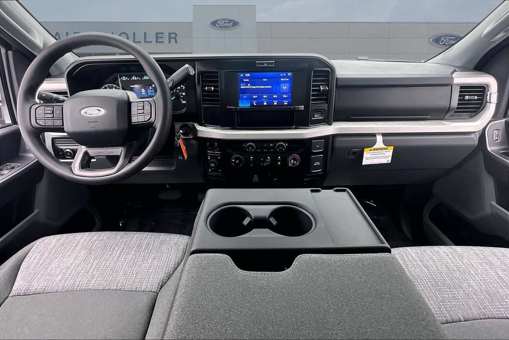 New 2026 Ford F350 XLT w/ FX4 Off-Road Package AWD/4WD image 4