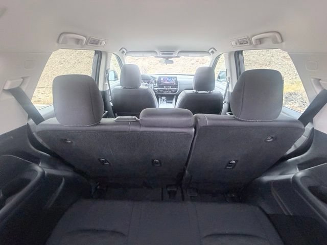 Certified 2026 Nissan Pathfinder SV FWD image 36
