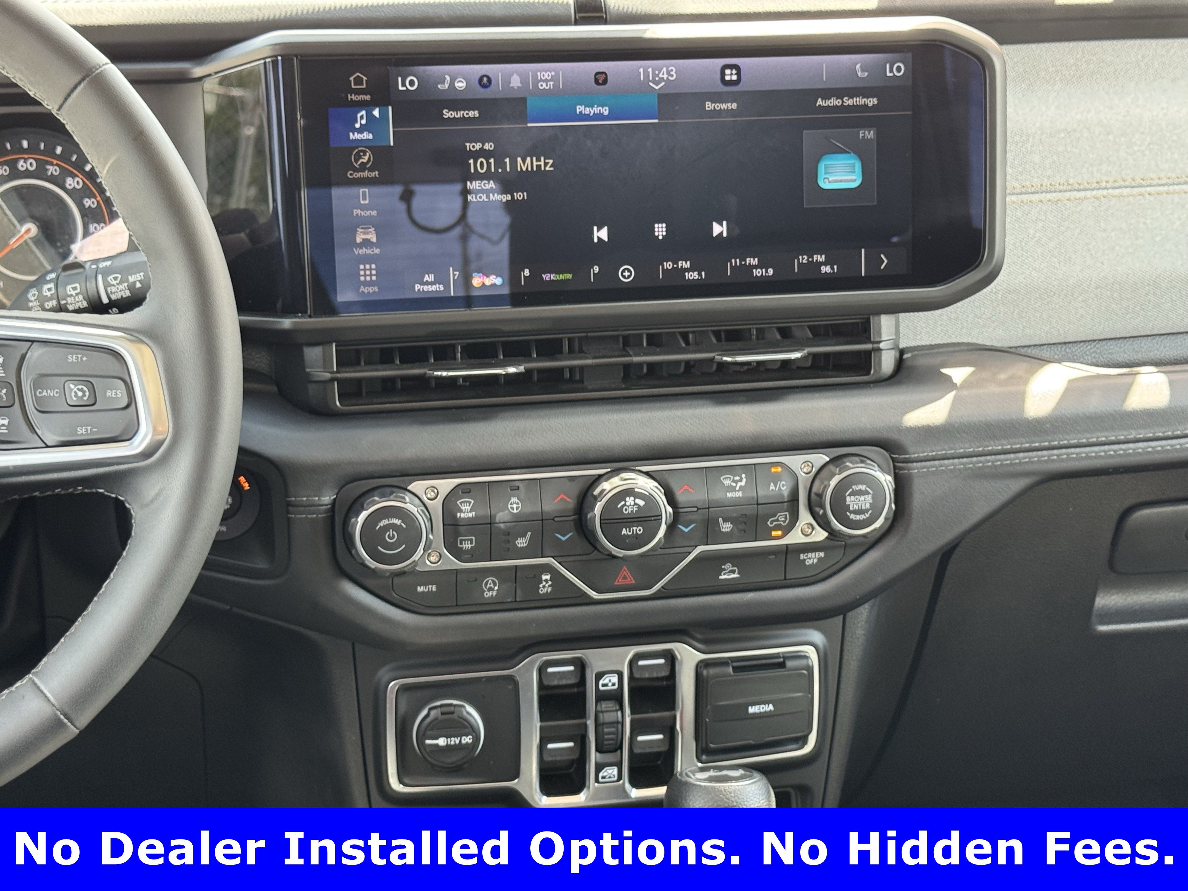 Used 2025 Jeep Wrangler Unlimited Sahara AWD/4WD image 17