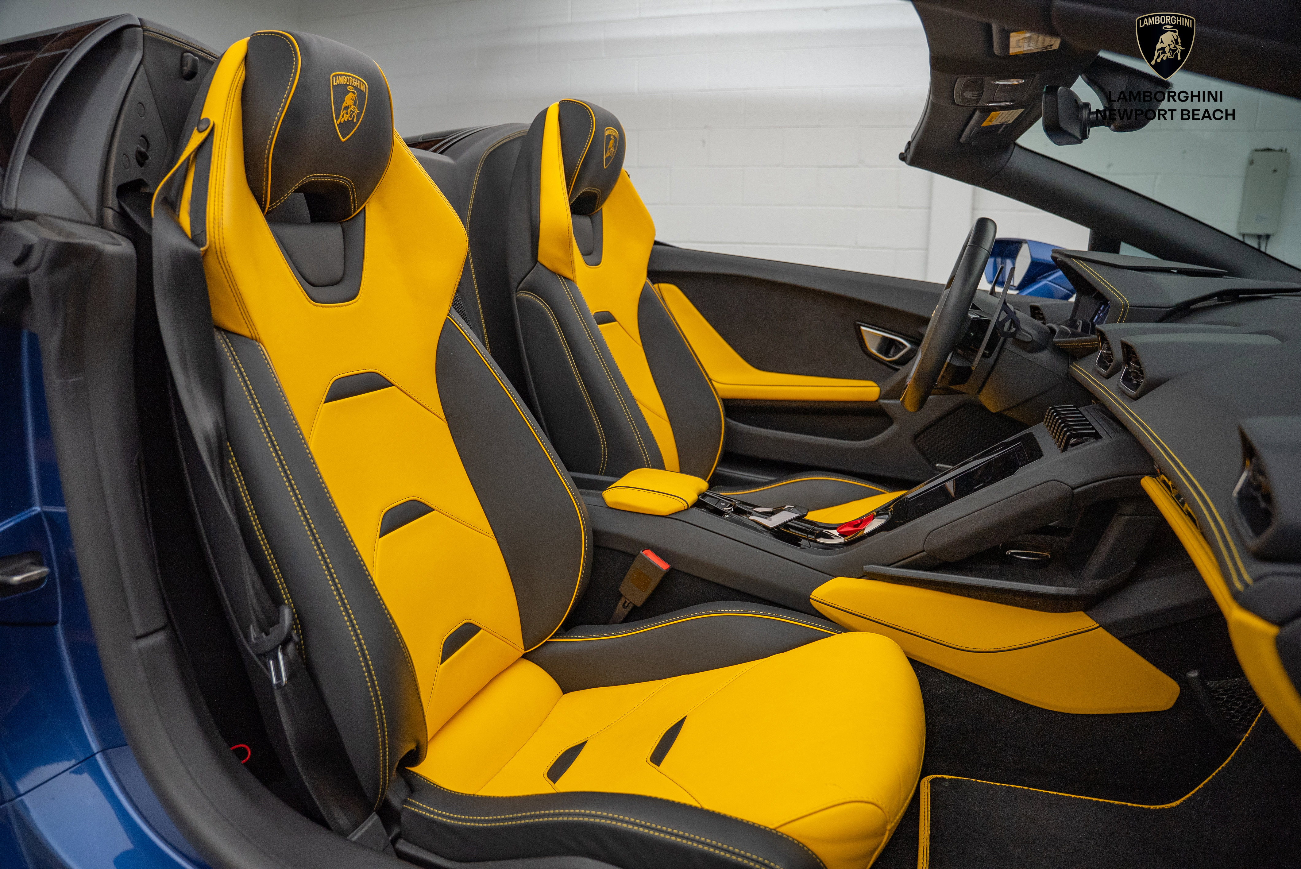 Used 2023 Lamborghini Huracan EVO image 25