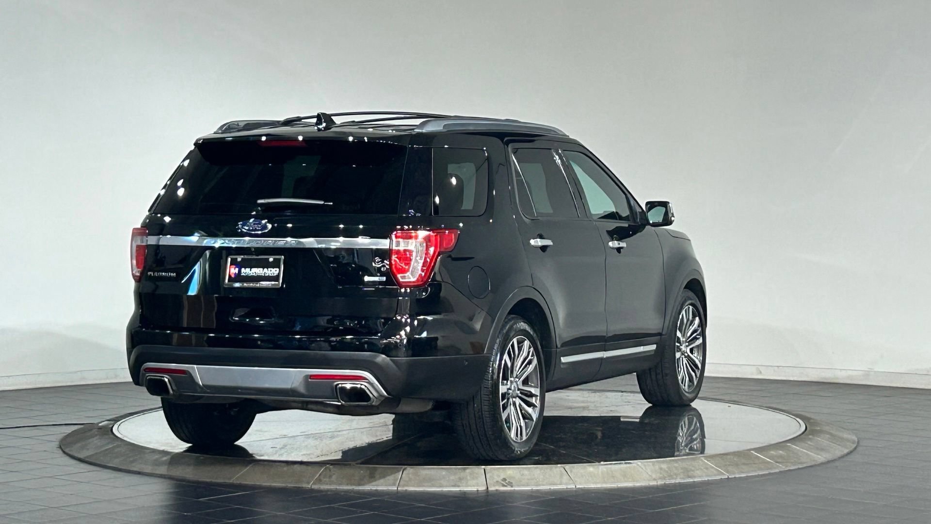 Used 2017 Ford Explorer Platinum AWD/4WD image 10