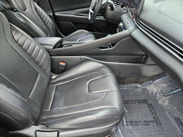 Used 2024 Hyundai Elantra Limited image 19