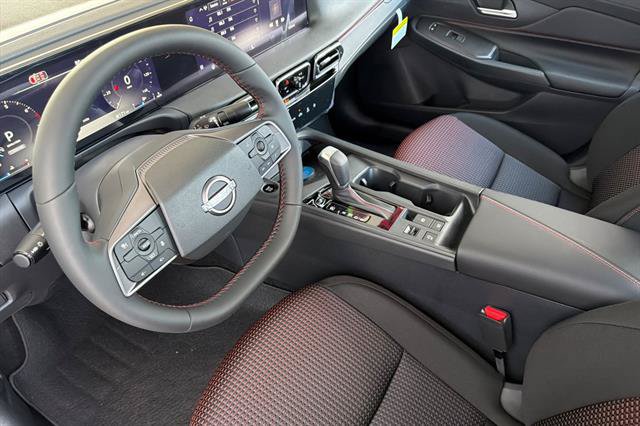 New 2027 Nissan Sentra SR w/ Floor Mat Package FWD image 10
