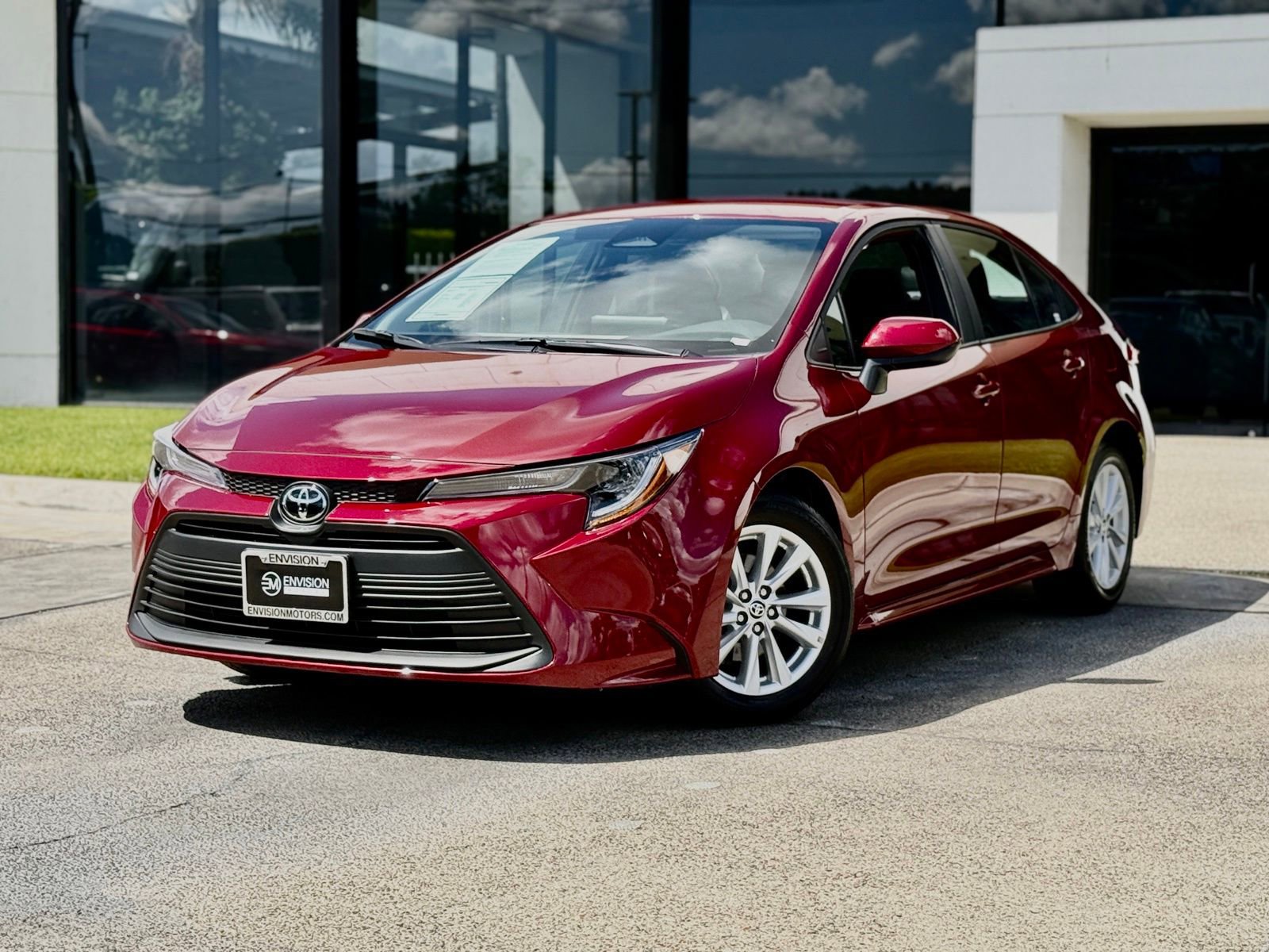 Used 2025 Toyota Corolla LE w/ LE Premium Package image 2