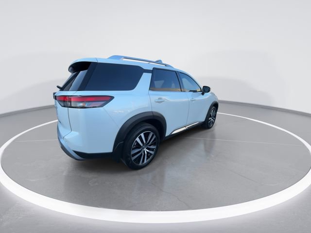 Used 2024 Nissan Pathfinder Platinum w/ Cargo Package image 8